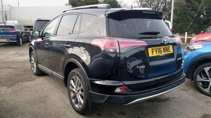 Used Toyota RAV4 143 HP (105 kW) 2016 Black SUV