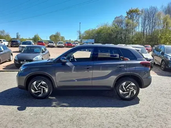 Używany Suzuki Vitara 129 KM (94 kW) 2025 Szary SUV