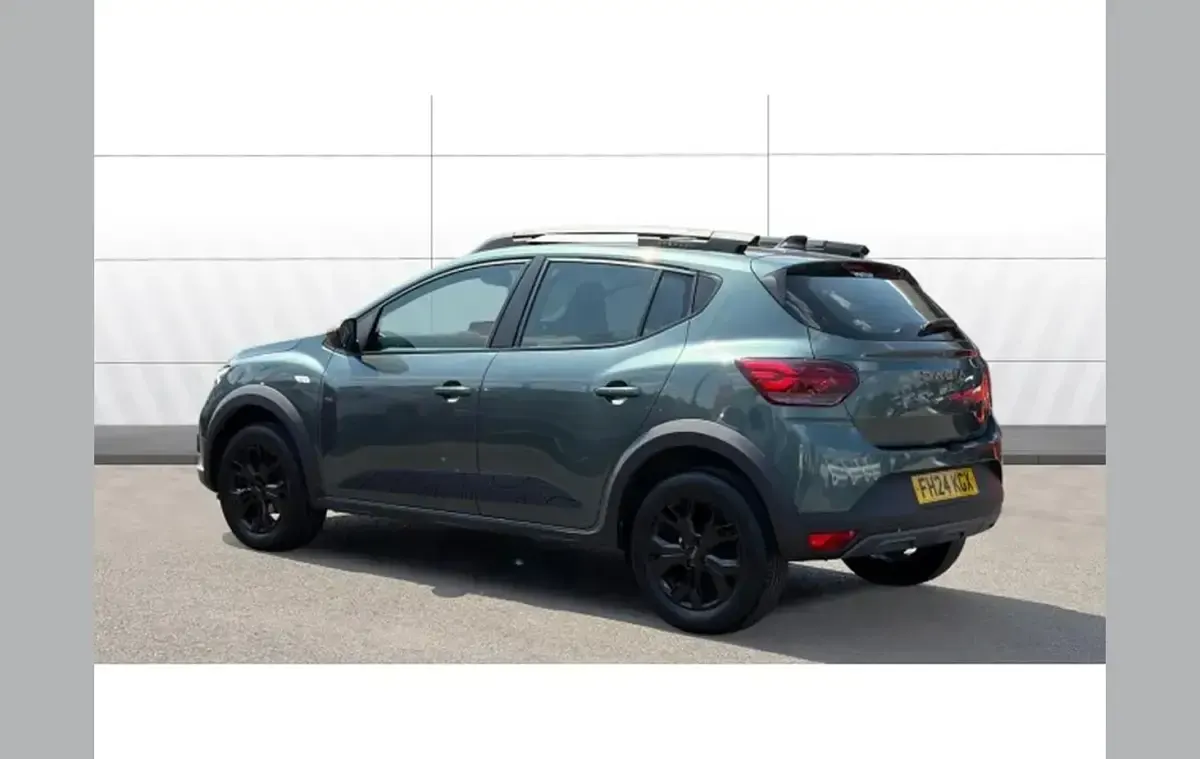 Used Dacia Sandero Extreme 90 HP (66 kW) 2024 Green Hatchback