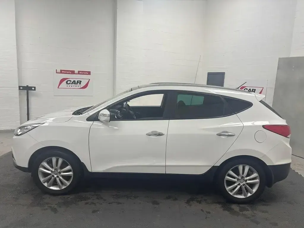 Used Hyundai ix35 Premium 134 HP (98 kW) 2012 White SUV