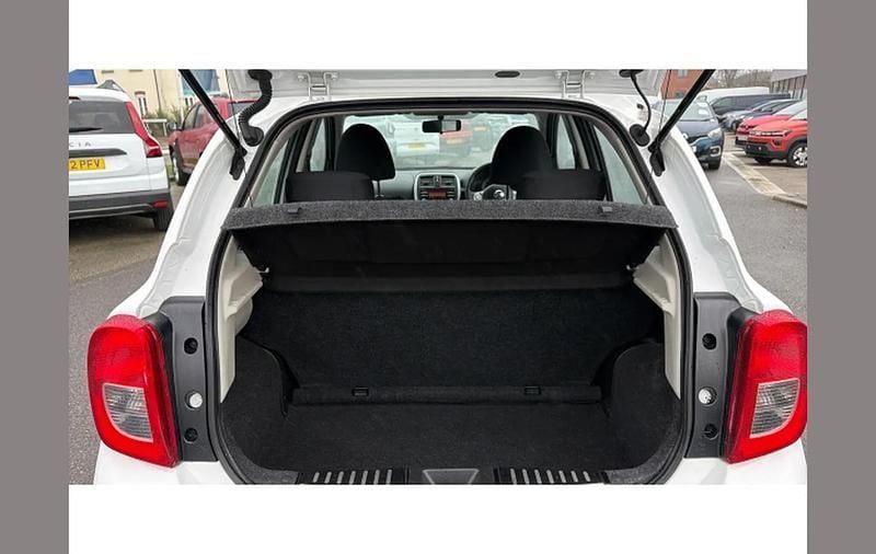 Used Nissan Micra 80 HP (58 kW) 2016 White Hatchback