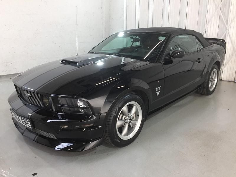 Used Ford Mustang GT Convertible 300 HP (220 kW) 2024 Black Cabriolet