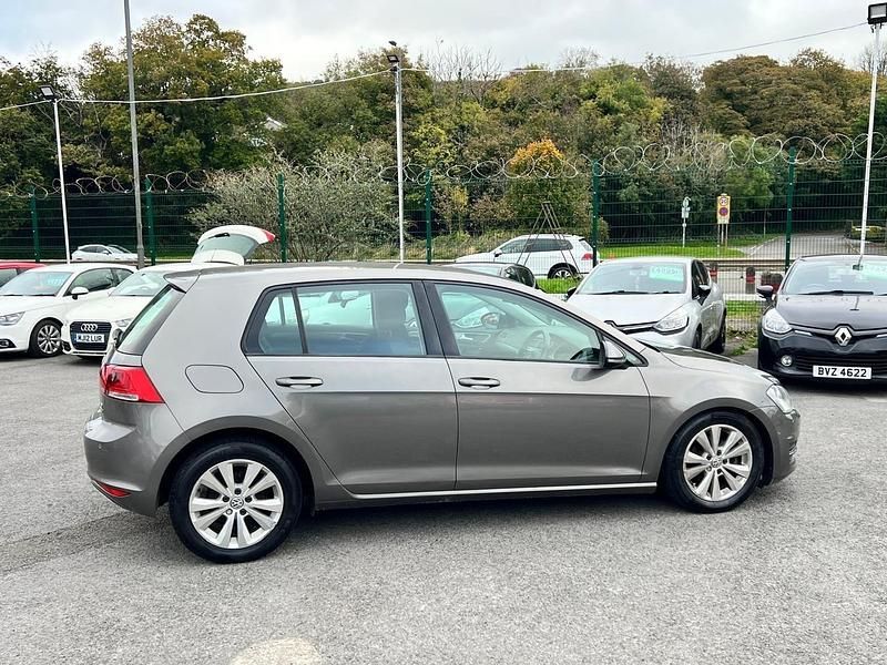 Usado VW Golf VII SE 2014 Cinzento Citadino