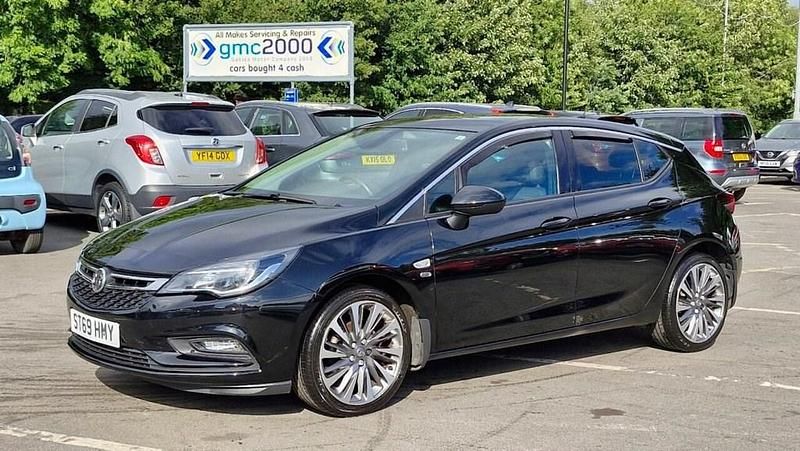 Black Used 2019 Vauxhall Astra S Hatchback | £8,995 (Fair price) - Image 1/4