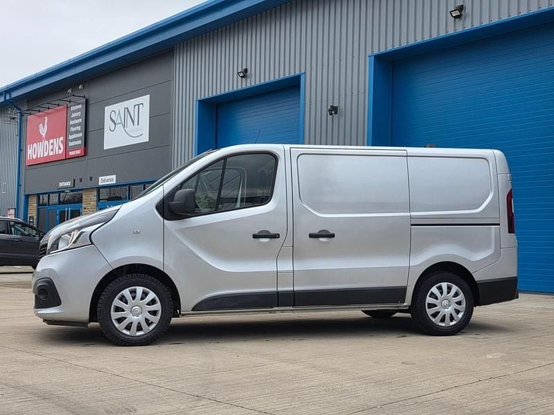 Used Renault Trafic Business 2019 Silver MPV