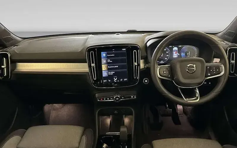Used Volvo XC40 Plus 211 HP (155 kW) 2023 Silver SUV
