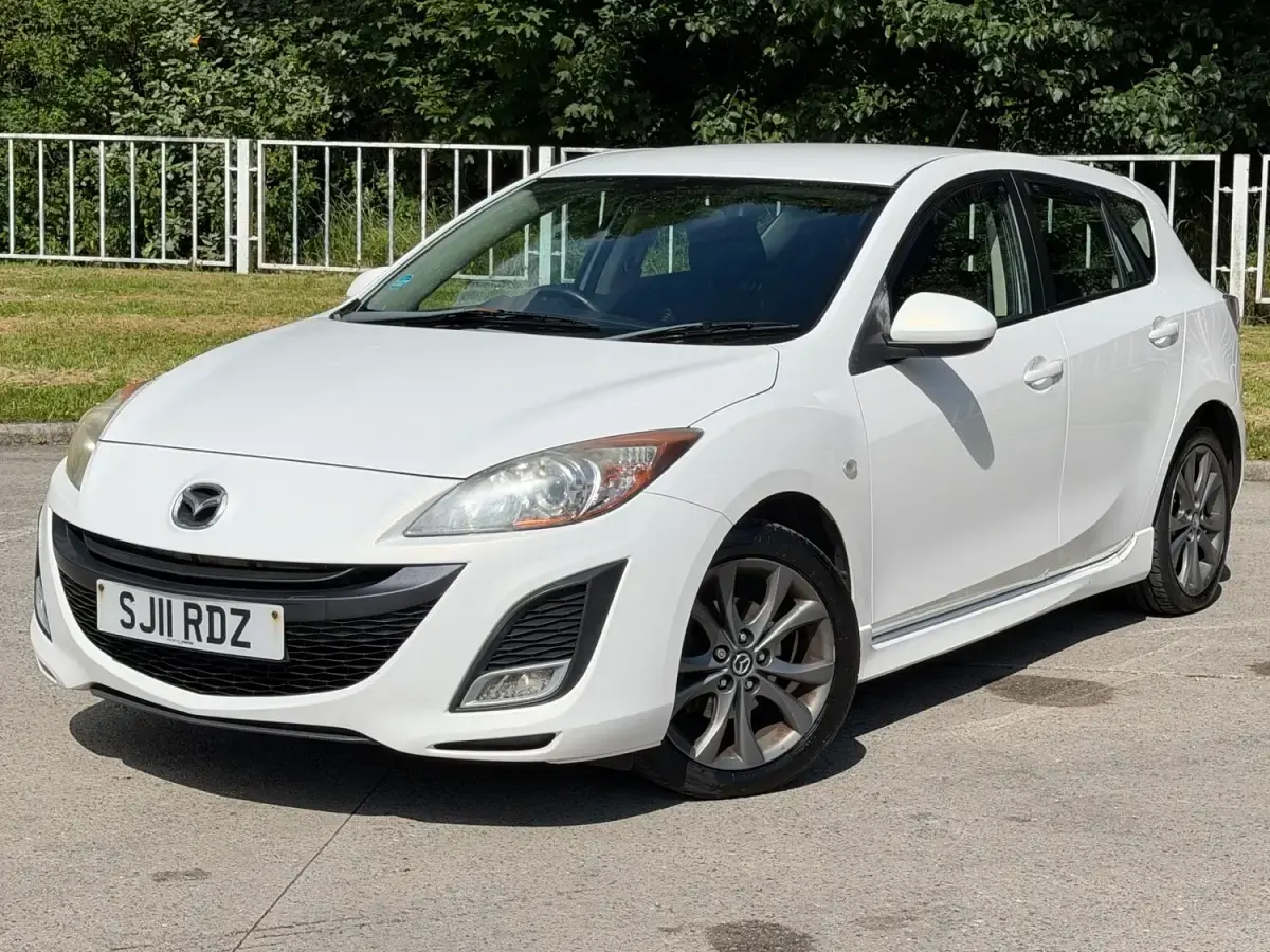 Used Mazda 3 2011 White Hatchback