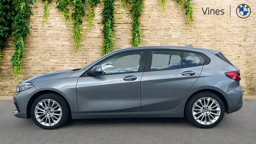 Used BMW 118 Comfort Edition 134 HP (98 kW) 2022 Grey Hatchback