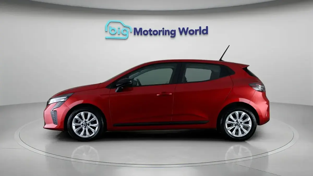 Used Renault Clio Evolution 90 HP (66 kW) 2024 Red Hatchback