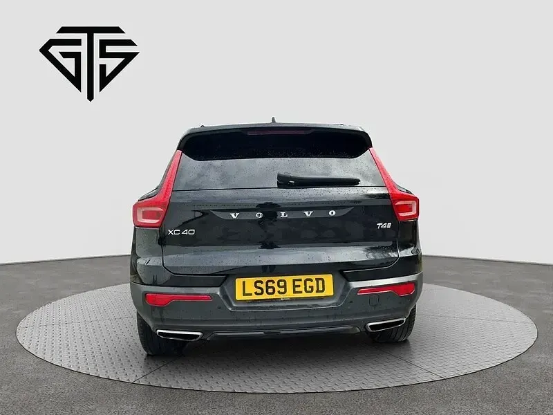 Used Volvo XC40 R-Design 190 HP (139 kW) 2019 Onyx black SUV