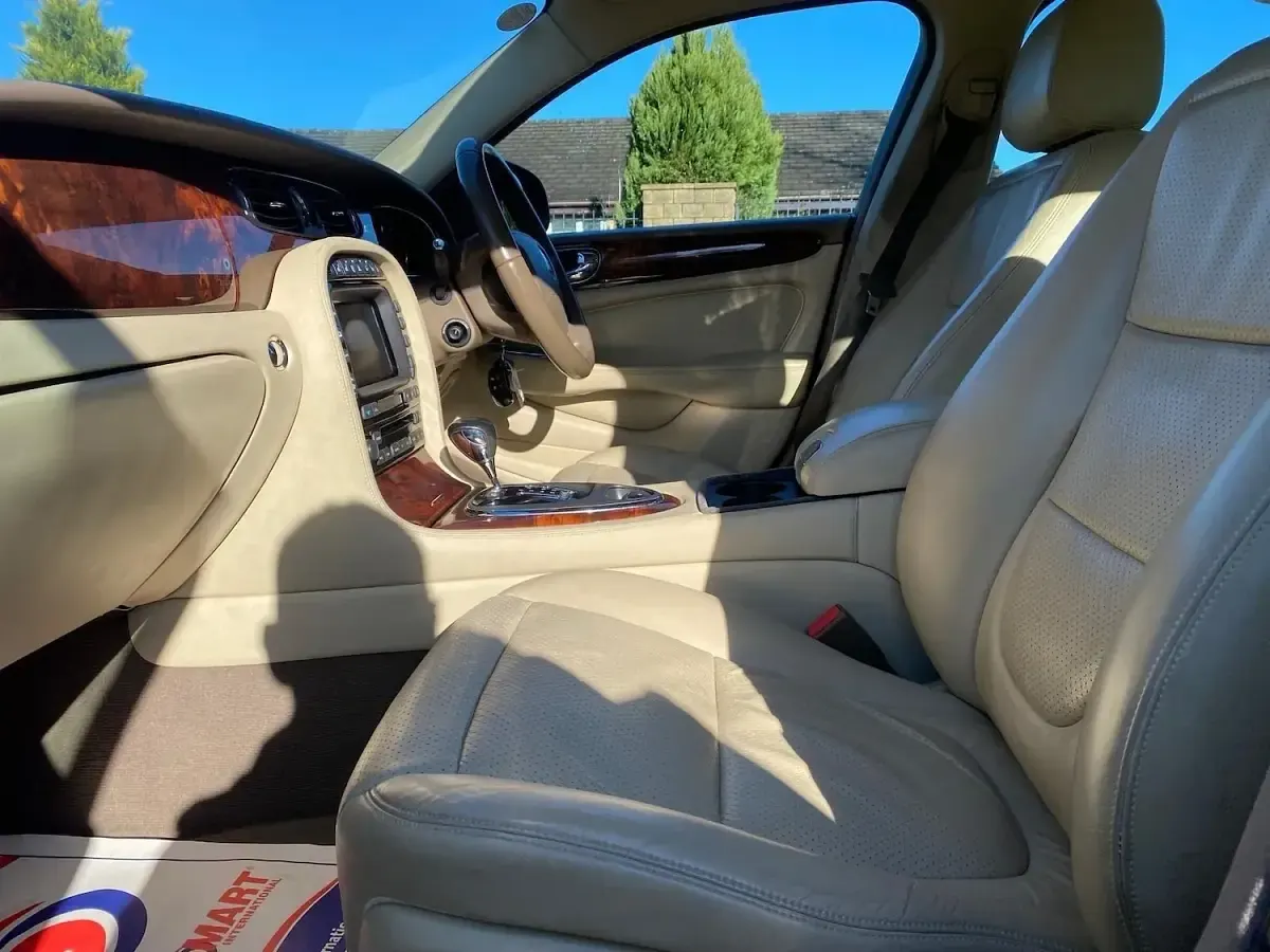 Used Jaguar XJ Executive 238 HP (175 kW) 2007 Grey Sedan