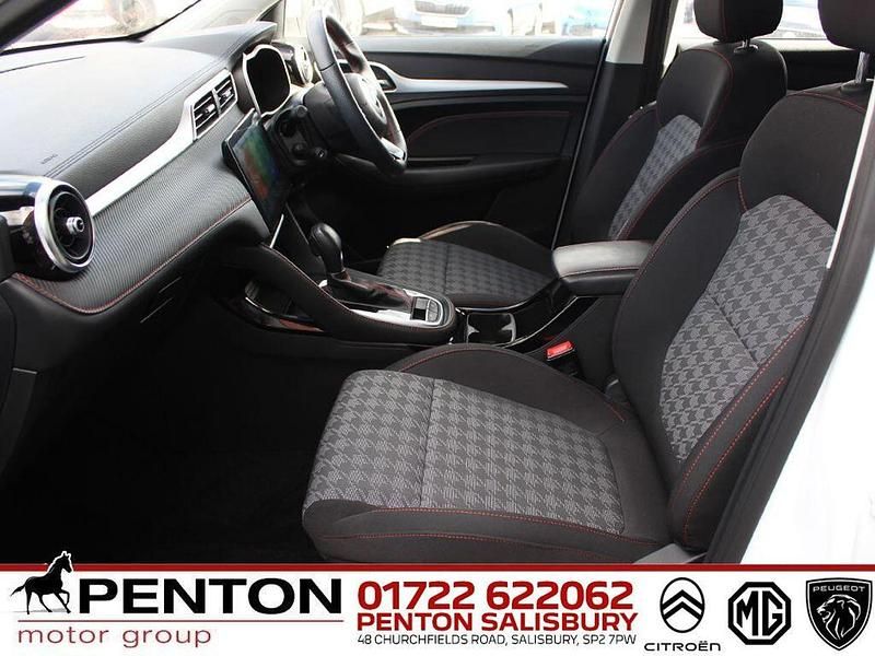 White Used 2023 MG ZS Excite Sedan | £14,490 (Fair price) - Image 1/4