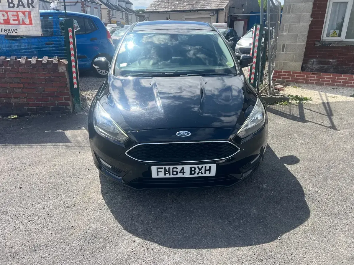 Used Ford Focus Zetec 115 HP (84 kW) 2015 Black Hatchback