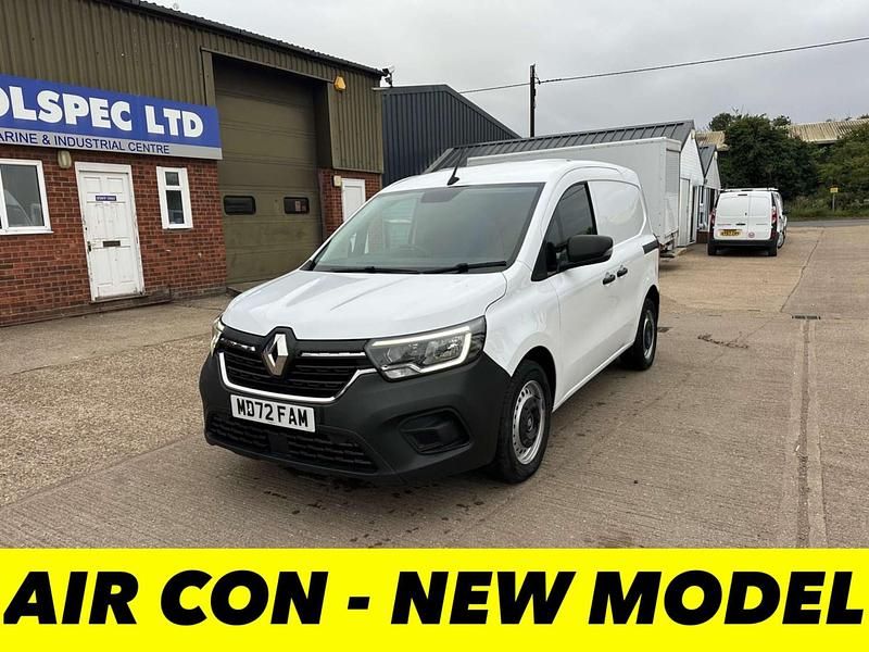 White Used 2022 Renault Kangoo MPV | £9,500 (Fair price) - Image 1/2