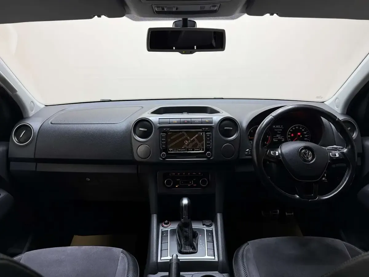 Used VW Amarok Ultimate 180 HP (132 kW) 2015 Black Pickup