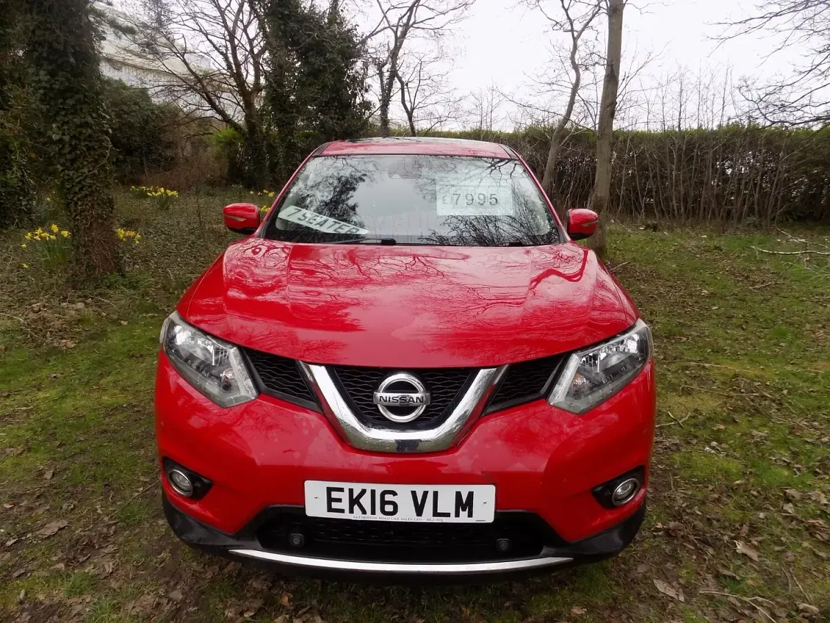 Used Nissan X-Trail Acenta 163 HP (119 kW) 2016 Red SUV