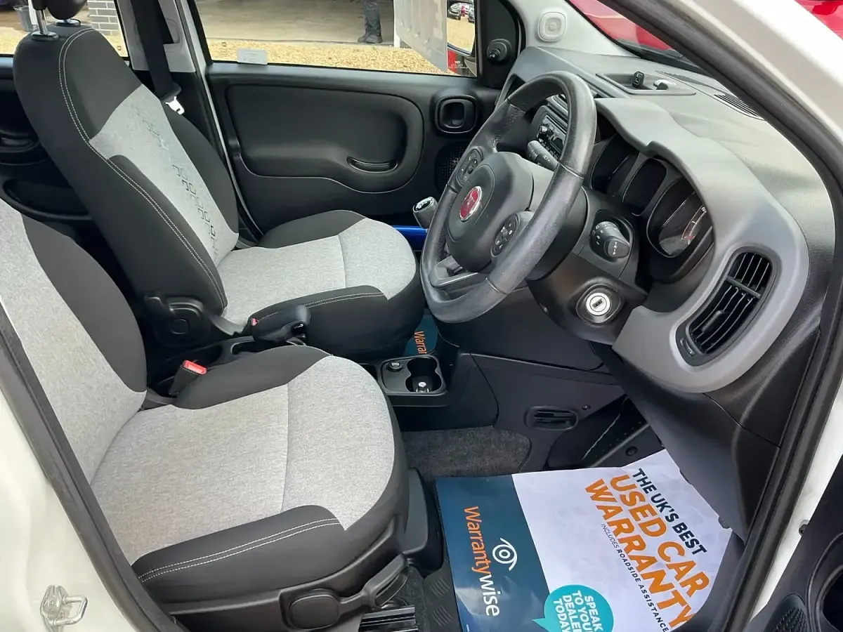 Used Fiat Panda Lounge 69 HP (50 kW) 2017 White Hatchback