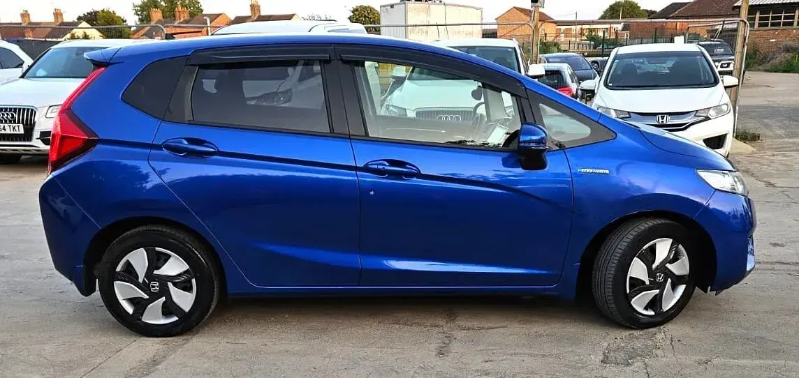 Used Honda Fit Hybrid 109 HP (80 kW) 2026 Blue Hatchback