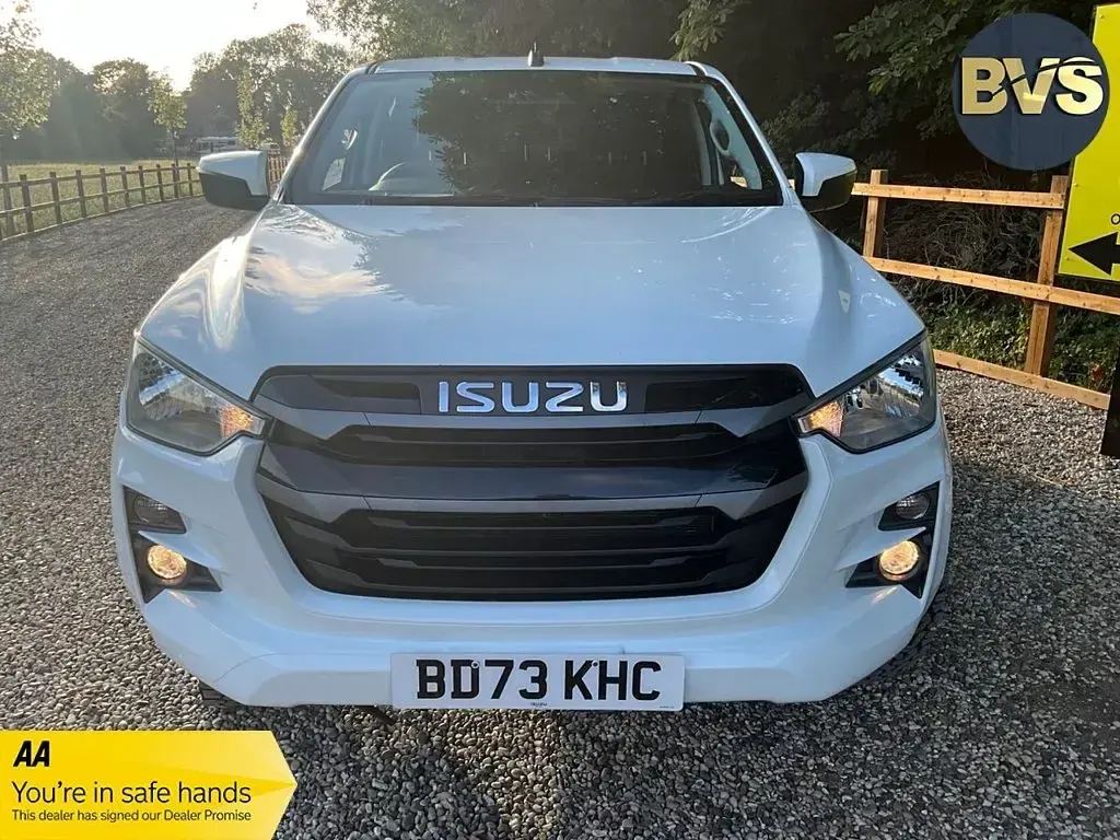 Used Isuzu D-Max 164 HP (120 kW) 2023 White Pickup