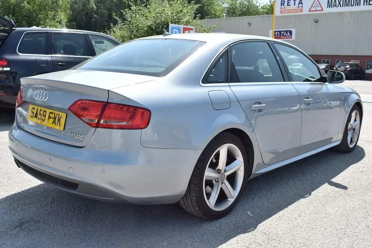 Used Audi A4 S-Line 143 HP (105 kW) 2009 Silver Sedan