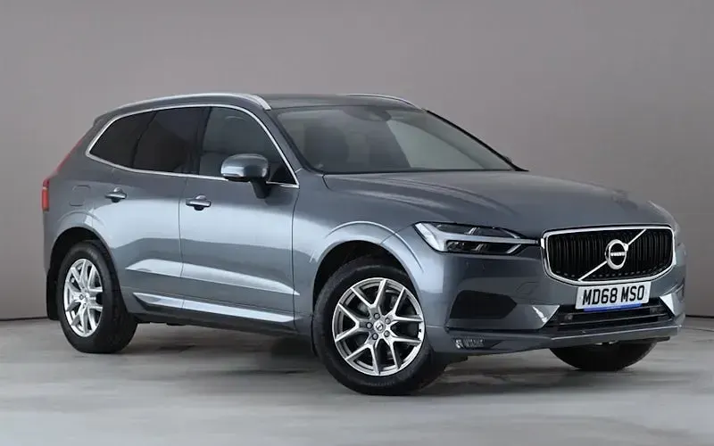 Usado Volvo XC60 Momentum 190 HP (139 kW) 2019 SUV