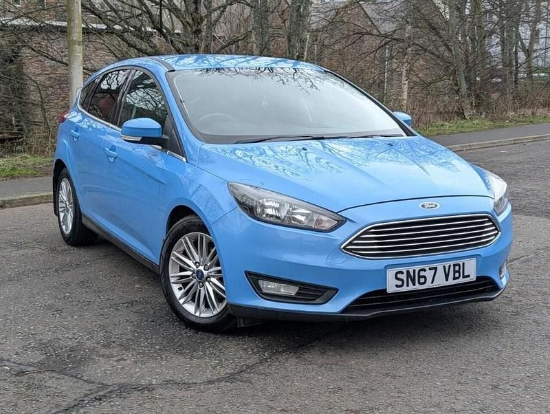 Used Ford Focus Zetec 100 HP (73 kW) 2017 Blue Hatchback