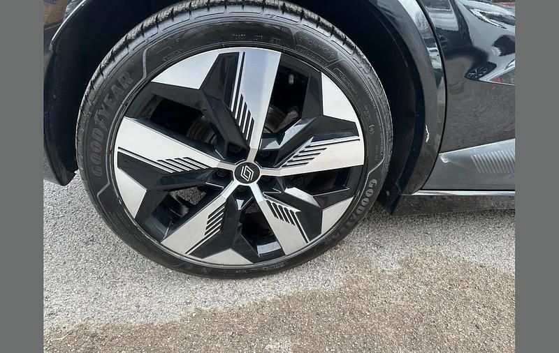 Used Renault Megane E-Tech Techno 157 kW (214 HP) 2022 Other Hatchback