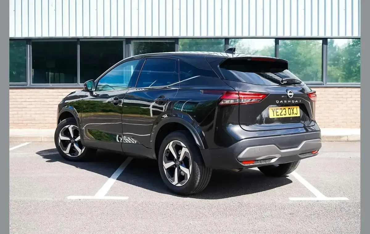 Used Nissan Qashqai N-Connecta 155 HP (114 kW) 2023 Black SUV