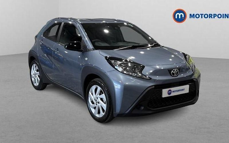 Used Toyota Aygo X PURE 72 HP (52 kW) 2024 Grey SUV