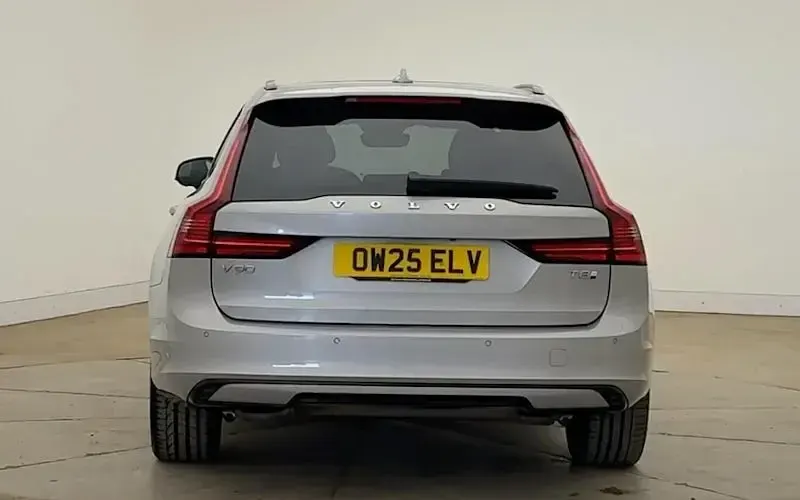 Usado Volvo V90 Ultra 455 CV (334 kW) 2025 Plateado Familiar