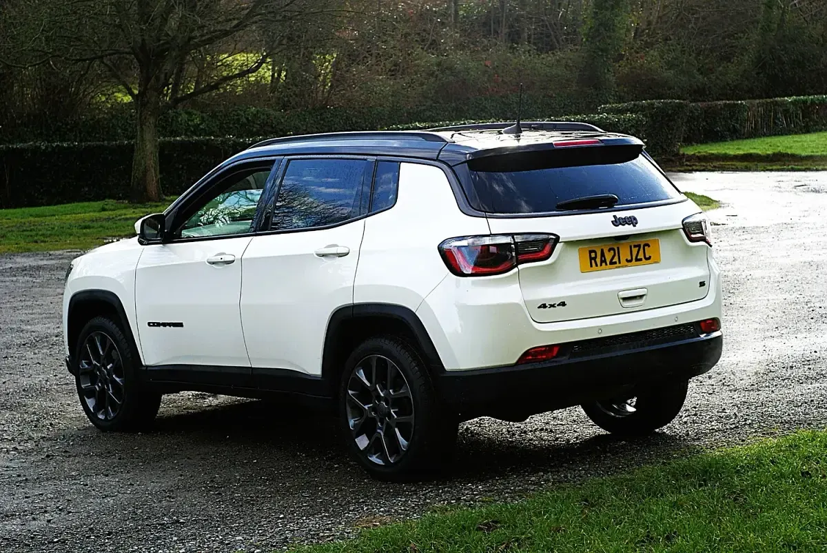 Used Jeep Compass 170 HP (125 kW) 2021 White SUV