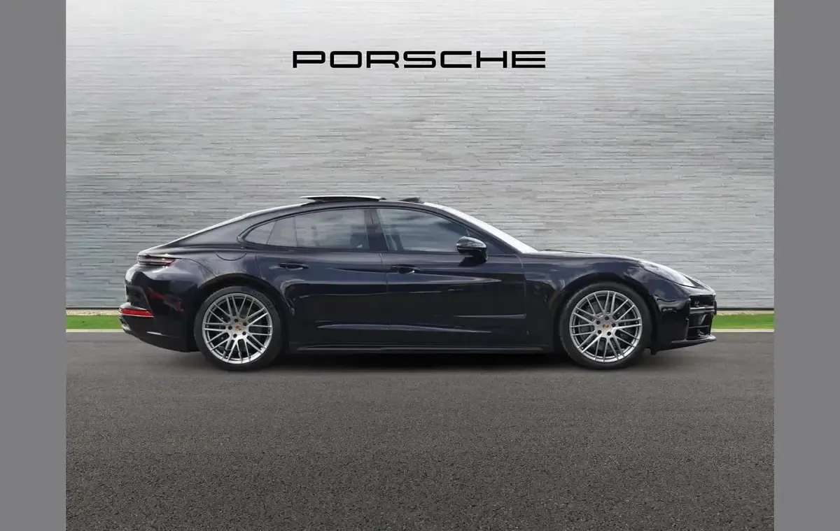 Used Porsche Panamera 4 E-Hybrid 464 HP (341 kW) 2024 Black Hatchback