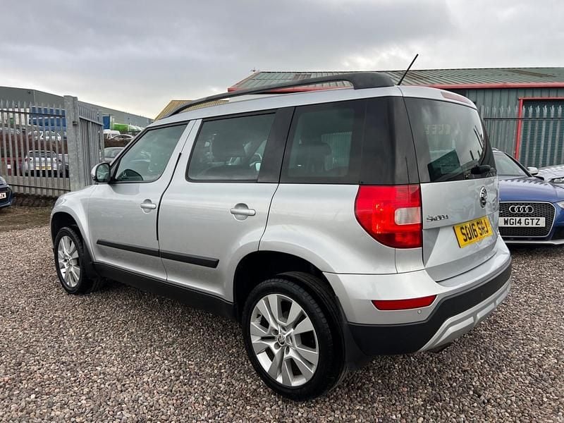 Used Skoda Yeti SE L 110 HP (80 kW) 2016 Silver SUV