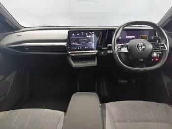 Begagnad Renault Megane E-Tech Techno 159 kW (217 HK) 2024 Röd Halvkombi