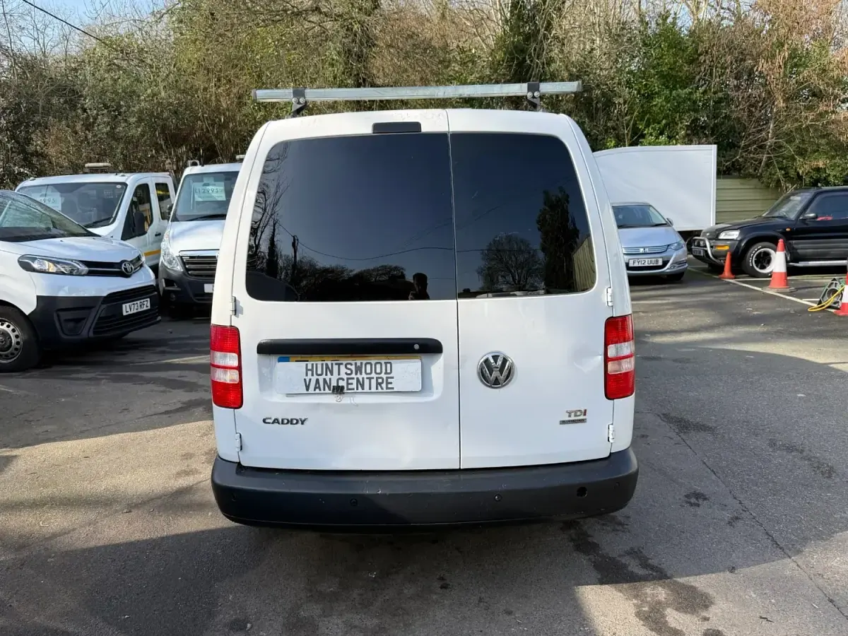Używany VW Caddy Startline 102 KM (75 kW) 2015 Biały Minivan