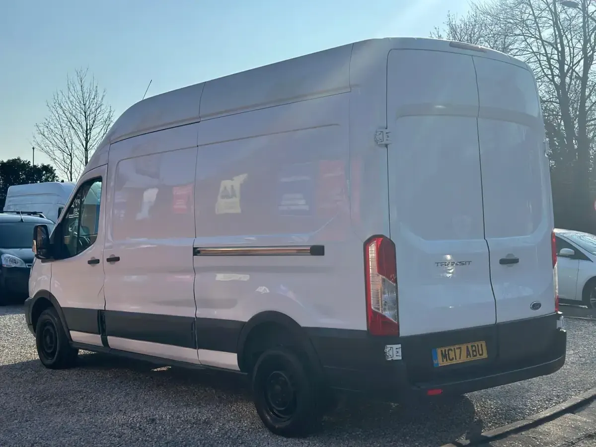 Begagnad Ford Transit 130 HK (95 kW) 2017 Vit Van