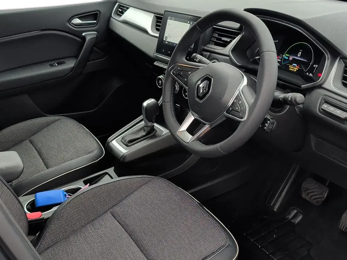 Used Renault Captur SE 143 HP (105 kW) 2021 Blue SUV