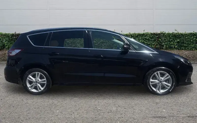 Used Ford S-MAX Titanium 190 HP (139 kW) 2022 Black MPV