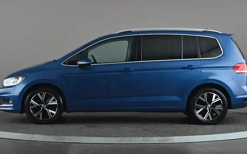 Used VW Touran SEL 150 HP (110 kW) 2025 MPV