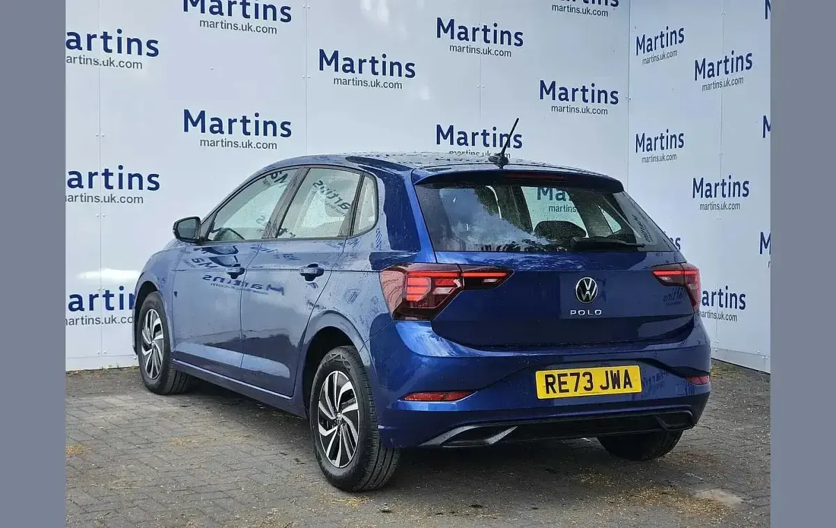 Used VW Polo Life 95 HP (69 kW) 2023 Blue Hatchback
