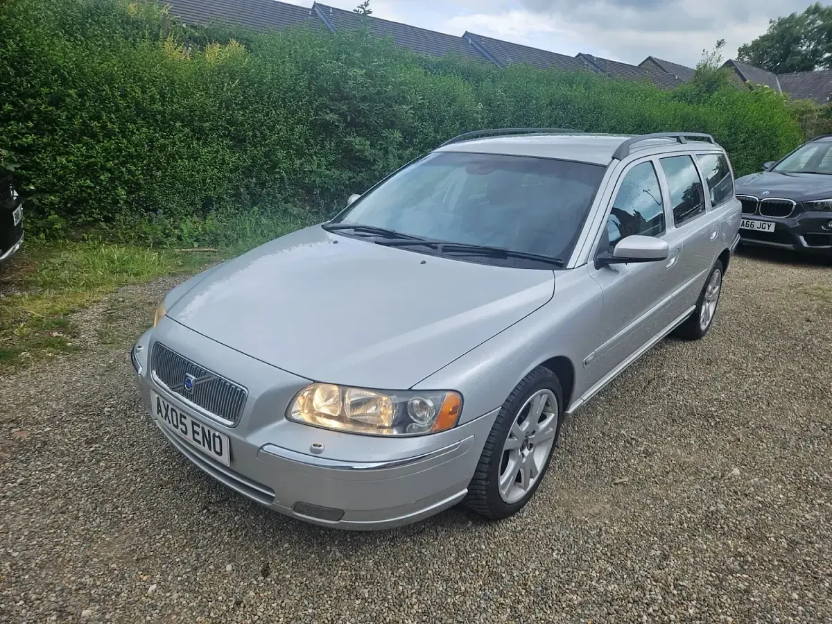 Used Volvo V70 SE 170 HP (125 kW) 2005 Mystic silver metallic Estate