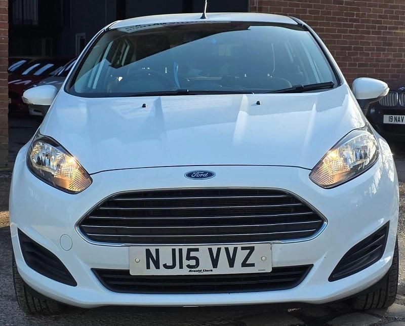 Used Ford Fiesta Style 82 HP (60 kW) 2015 White Hatchback