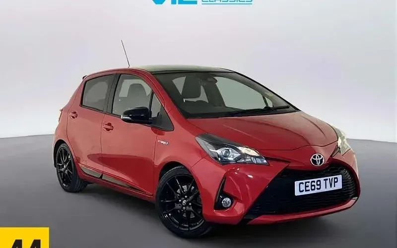 Used Toyota Yaris Hybrid Sport 101 HP (74 kW) 2019 Hatchback