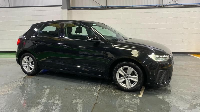 Used Audi A1 95 HP (69 kW) 2023 Black SUV