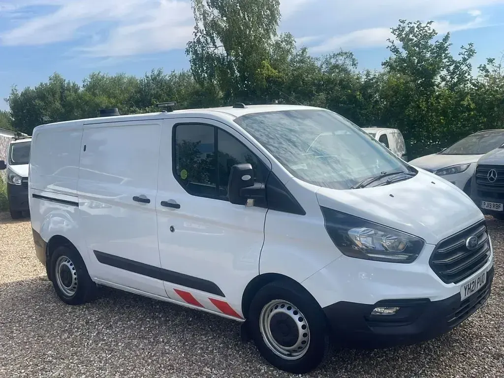 Used Ford Transit Custom S 105 HP (77 kW) 2021 White Van