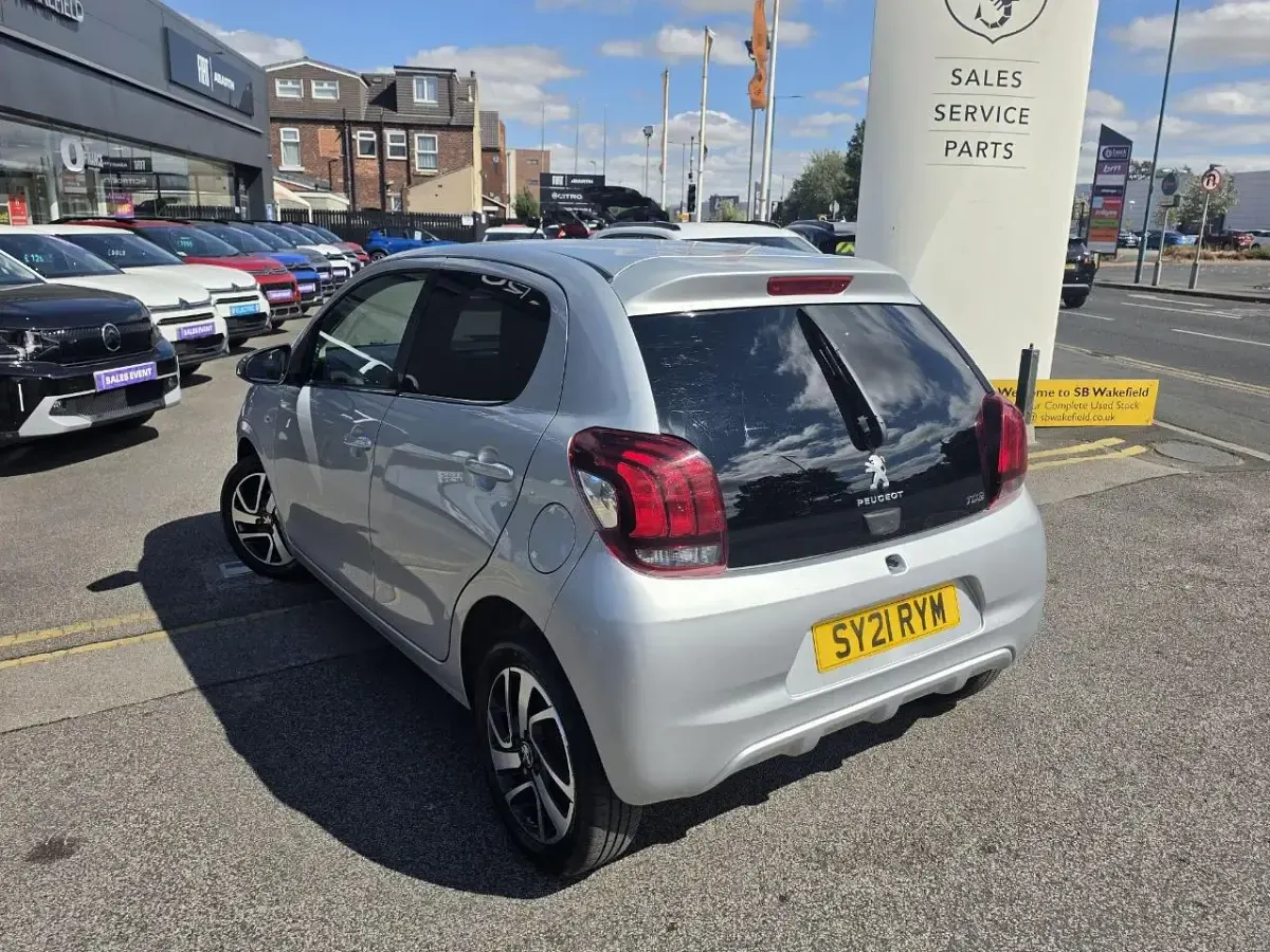 Used Peugeot 108 Collection 71 HP (52 kW) 2021 Grey