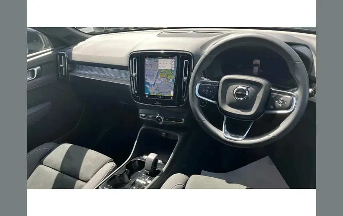 Used Volvo XC40 Plus 197 HP (144 kW) 2024 Black SUV