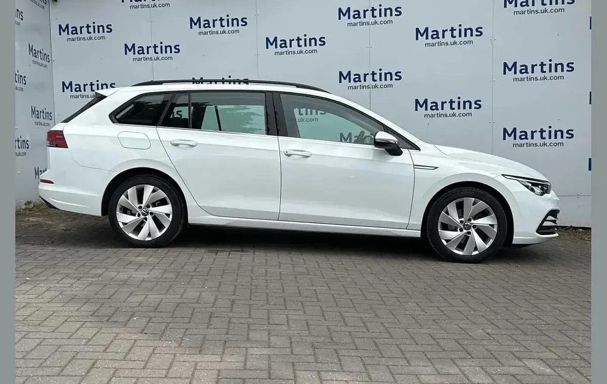 Used VW Golf VIII Style 147 HP (108 kW) 2022 White Estate