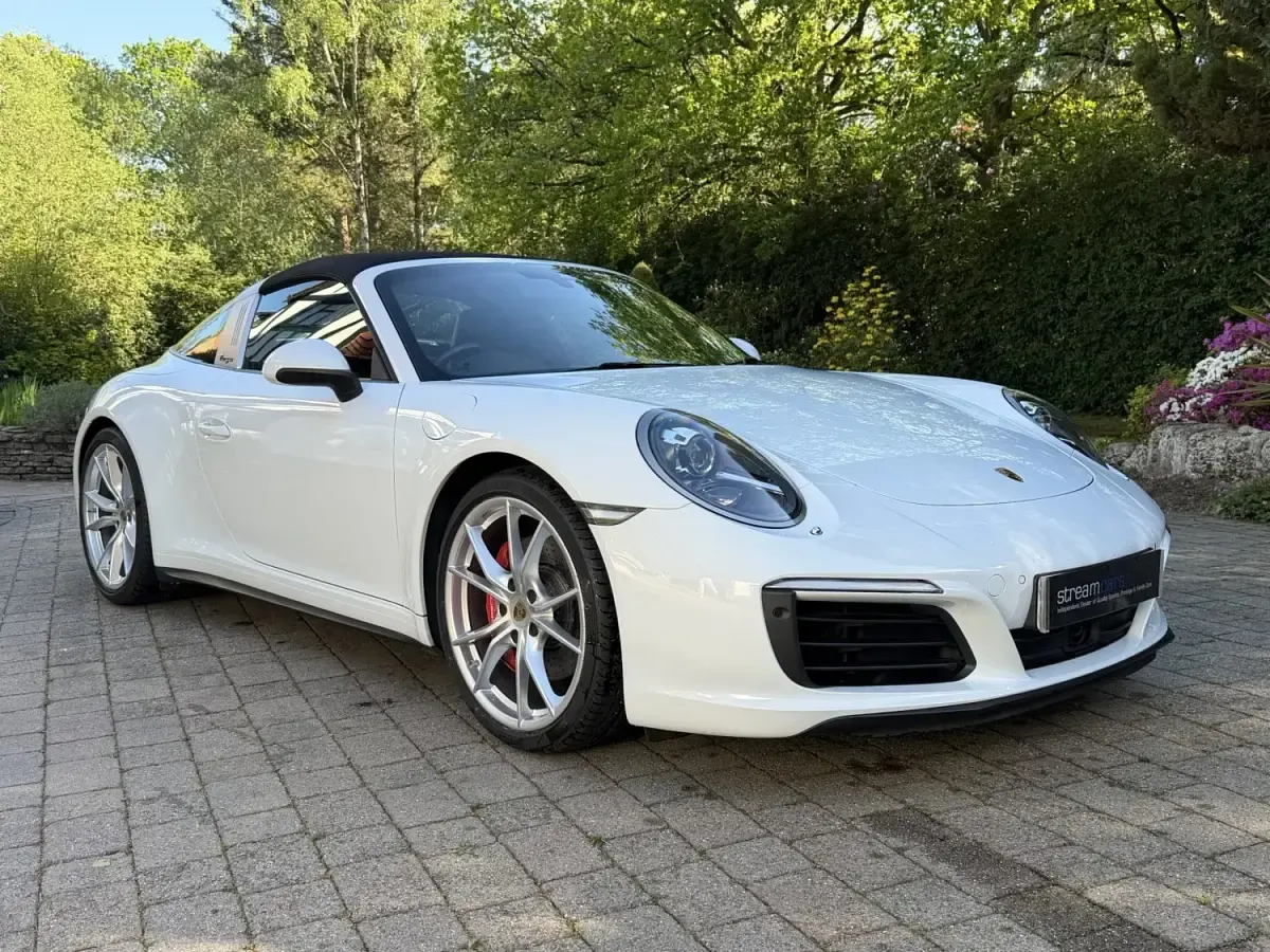 Usado Porsche 991 450 HP (330 kW) 2018 Branco Cabrios