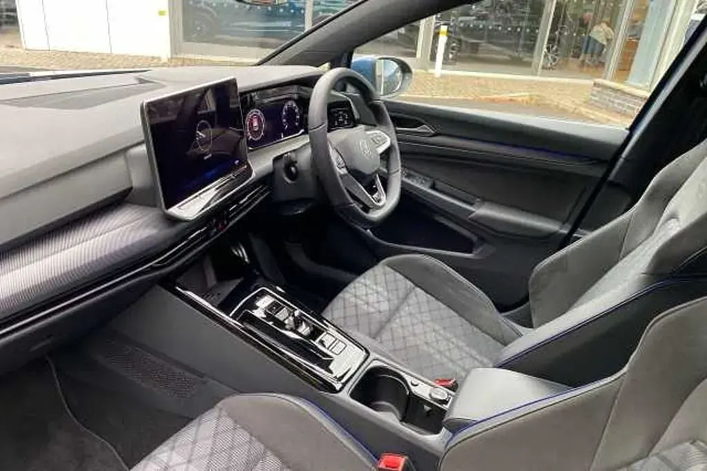 Used VW Golf VIII 150 HP (110 kW) 2025